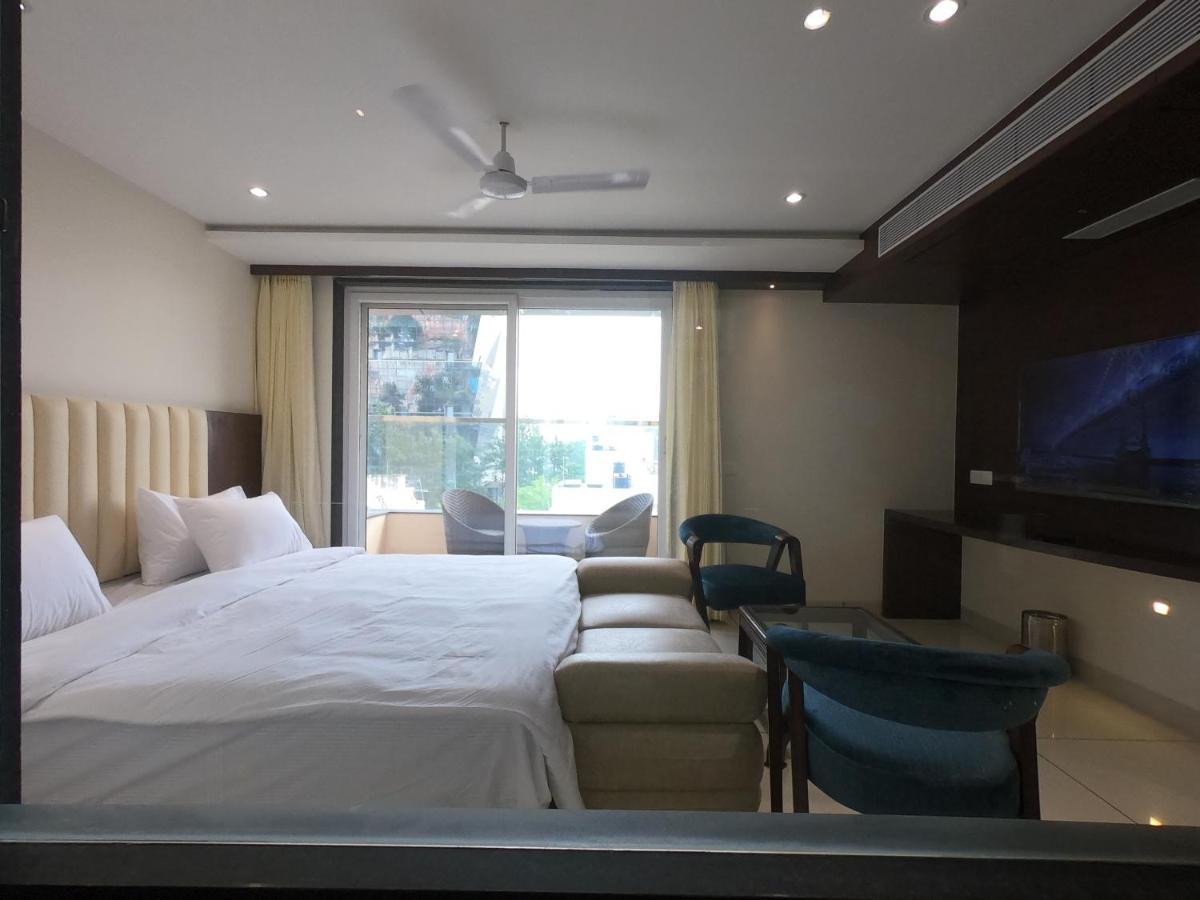 Hotel The Bellevue Indore Exterior foto